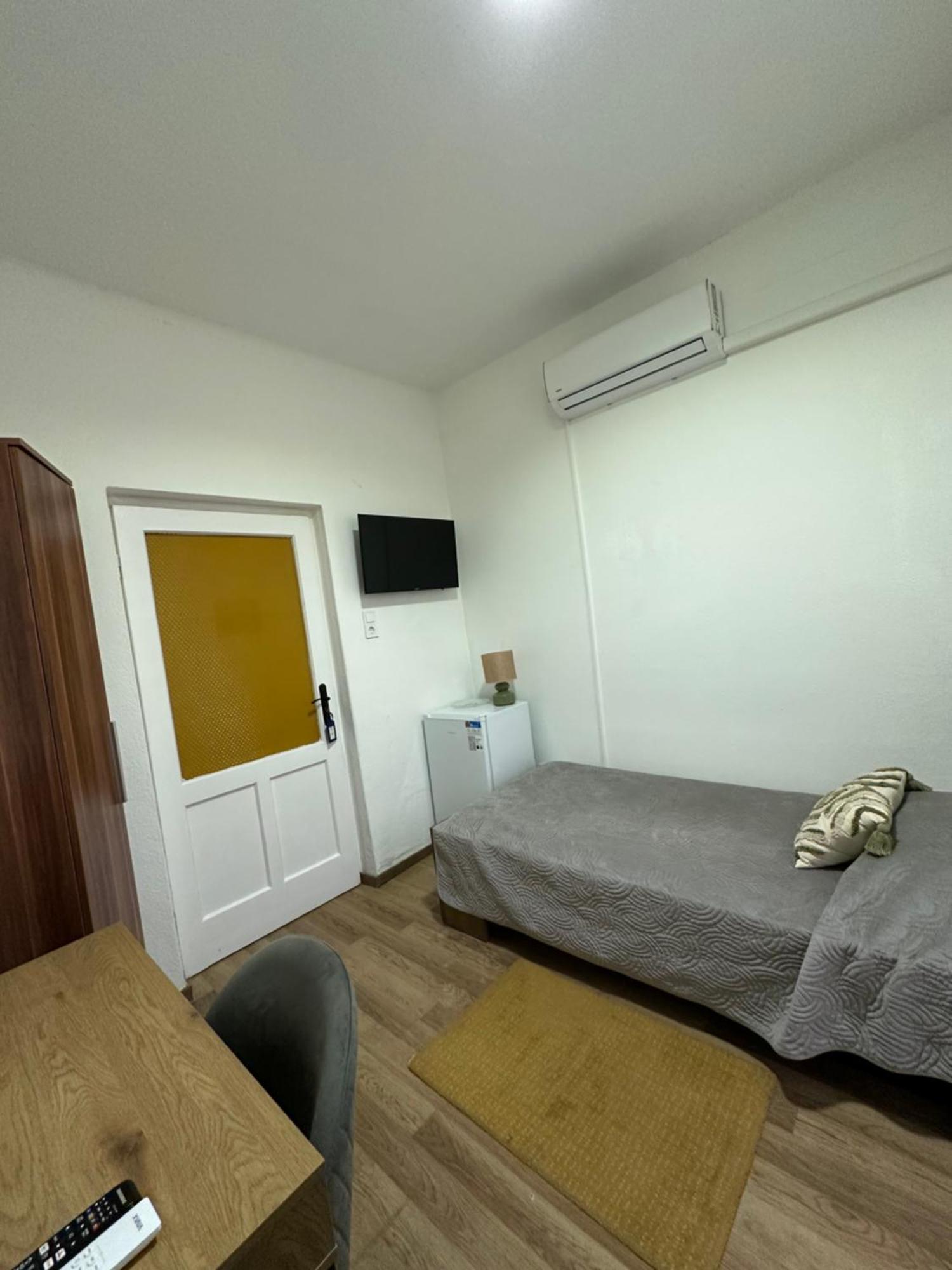 Airport17 B&B Vecsés Eksteriør billede