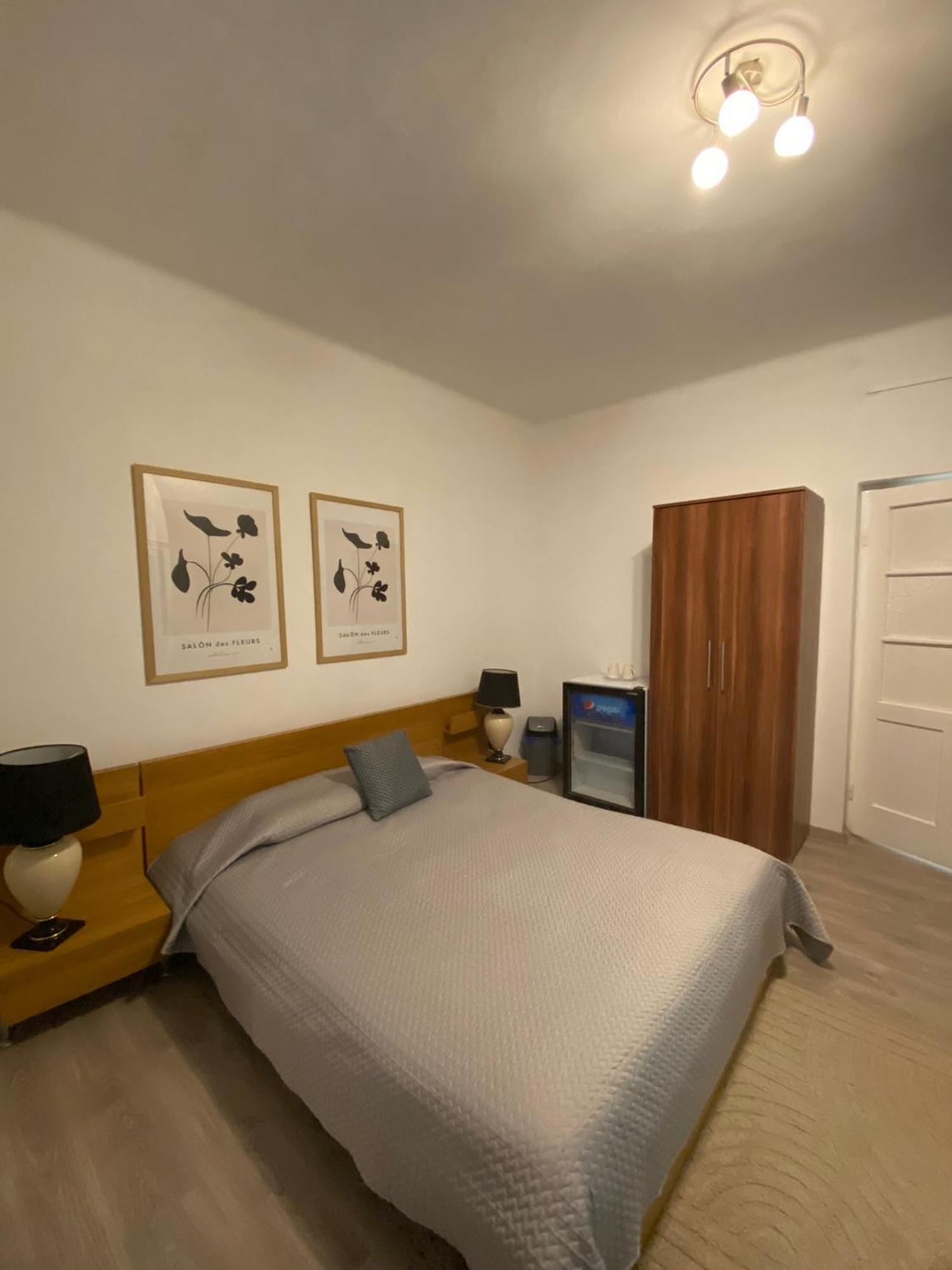 Airport17 B&B Vecsés Eksteriør billede