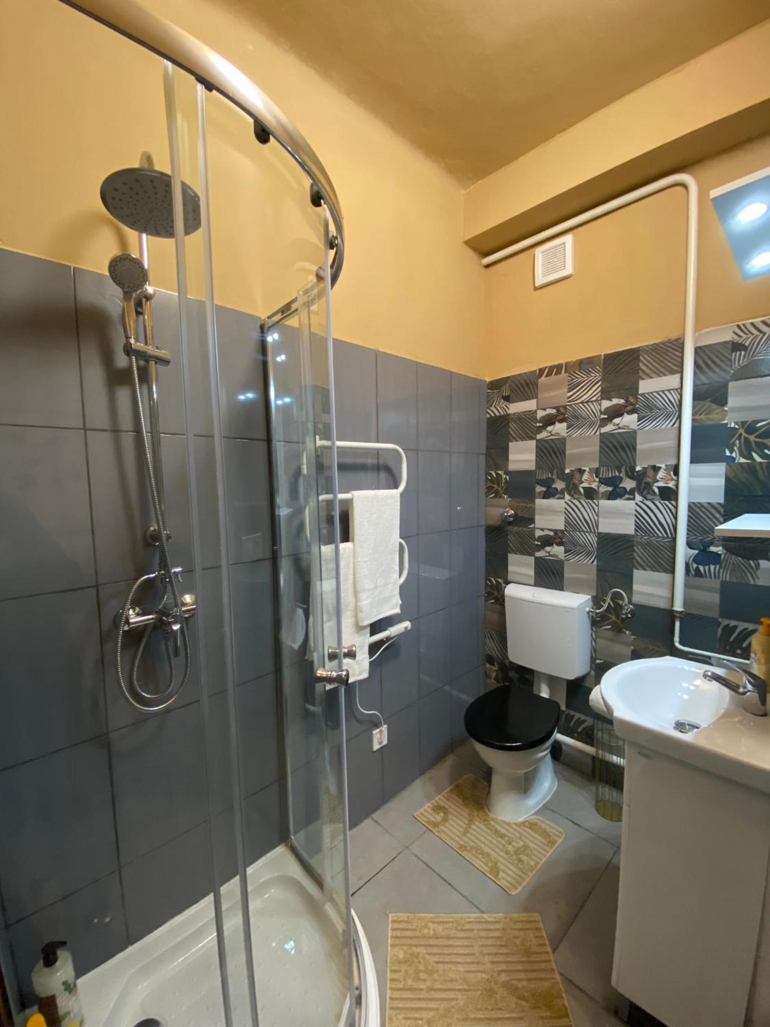 Airport17 B&B Vecsés Eksteriør billede