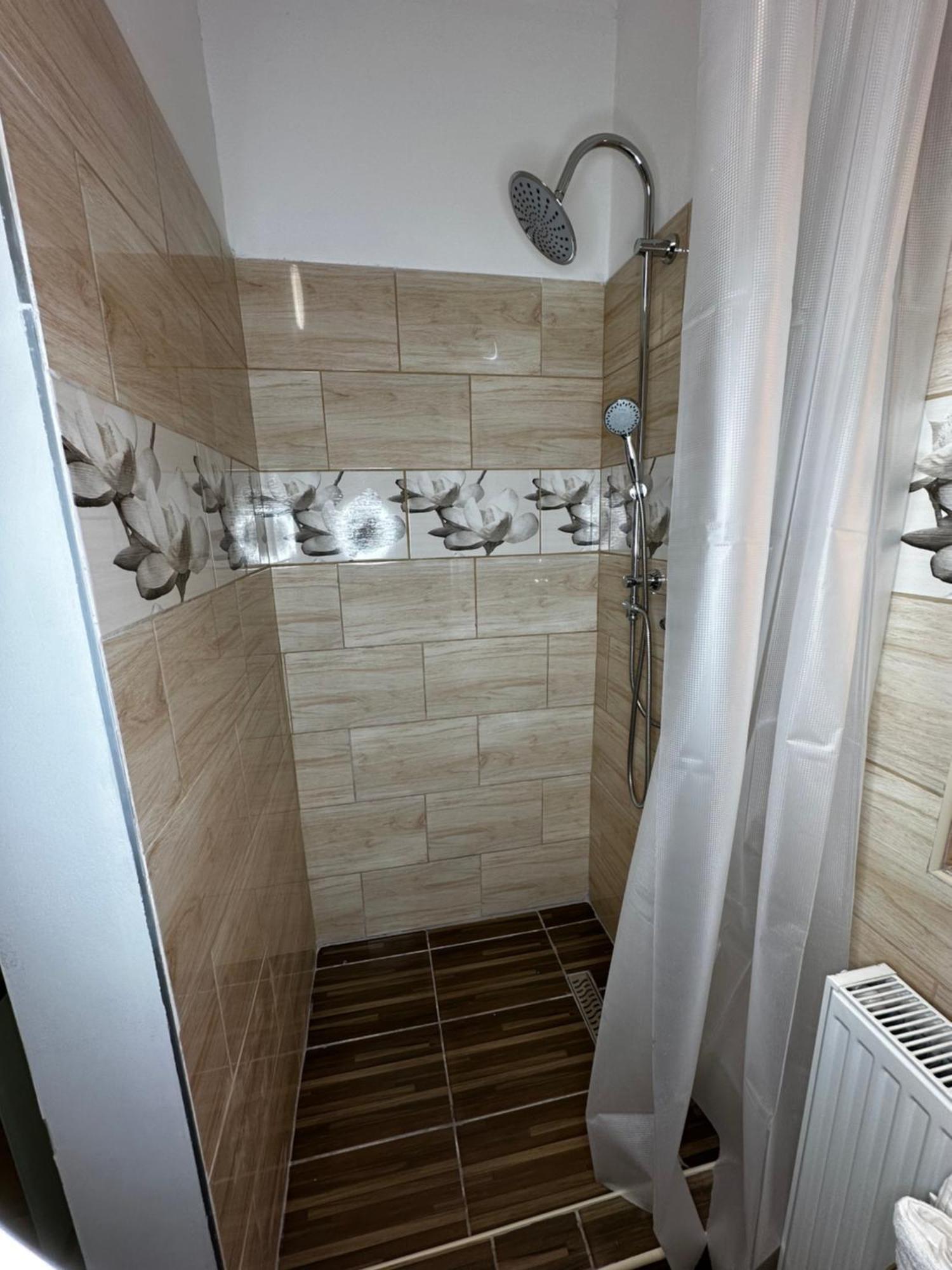 Airport17 B&B Vecsés Eksteriør billede
